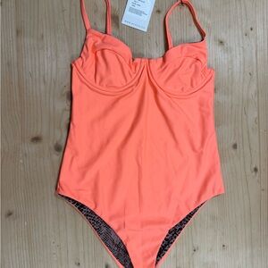 Acacia swimwear Suki in Olena